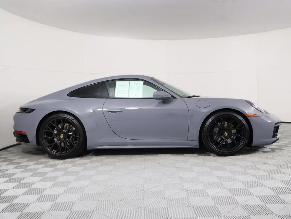 2024 Porsche 992 Carrera - Image 8 of 31