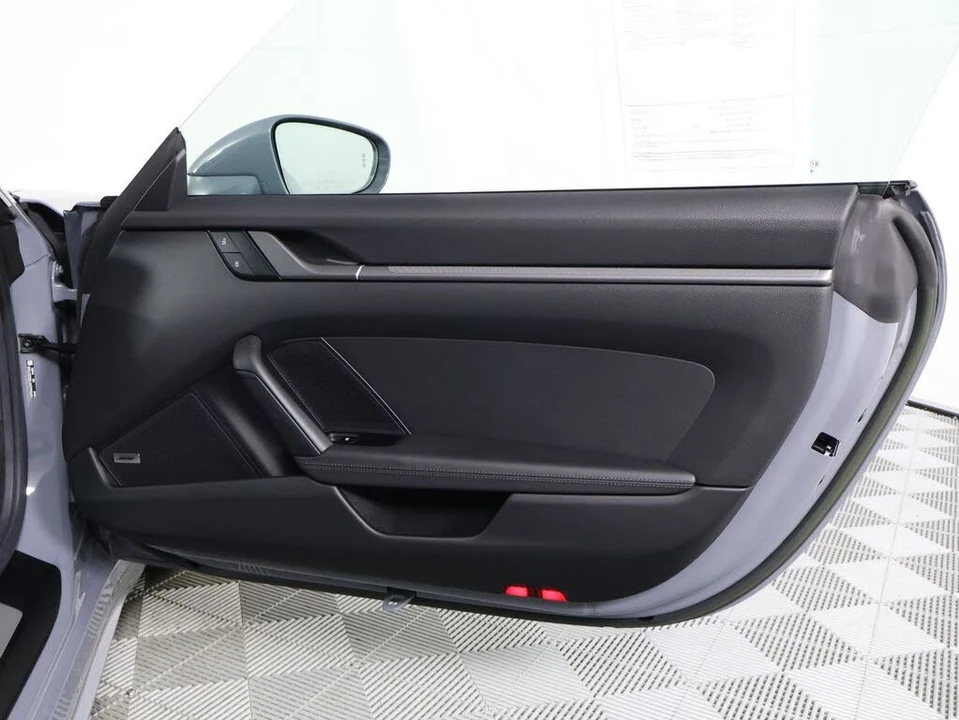 2024 Porsche 992 Carrera - Image 23 of 31