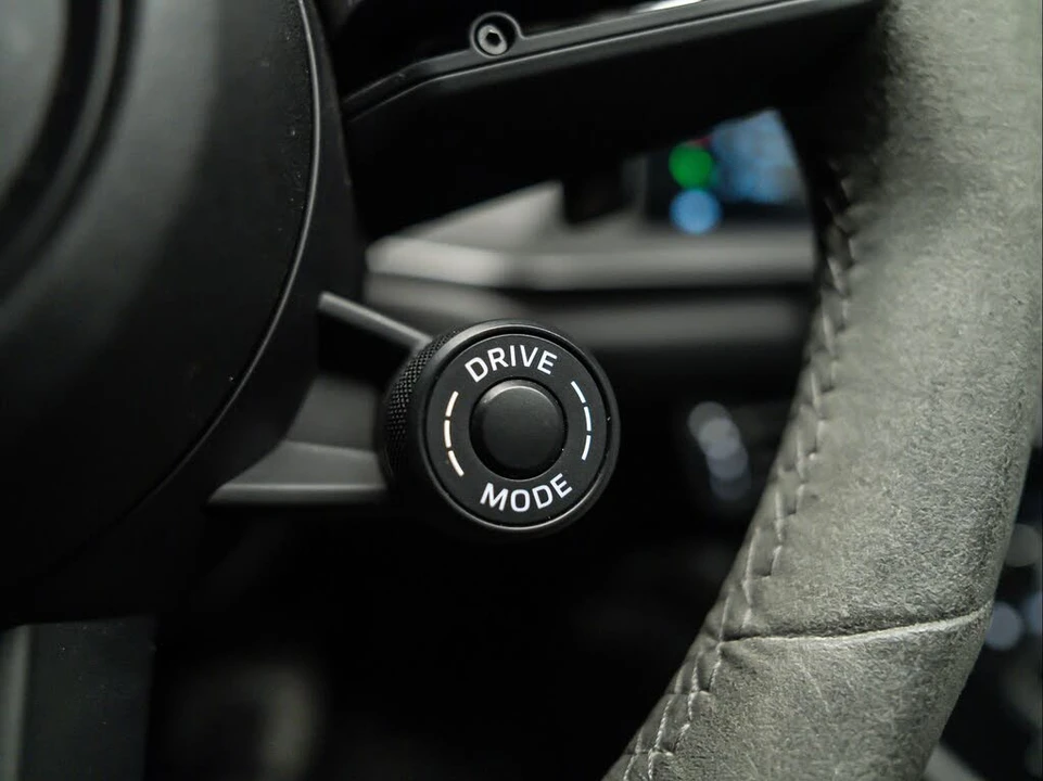 2024 Porsche 992 Carrera - Image 18 of 31