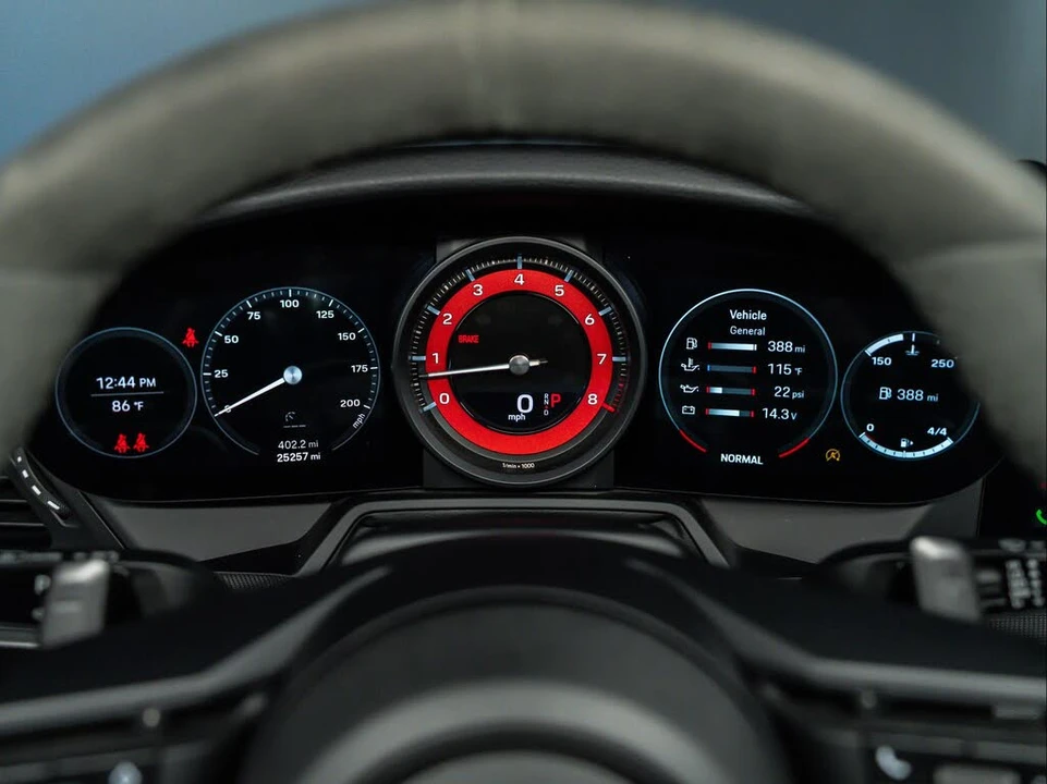 2024 Porsche 992 Carrera - Image 19 of 31