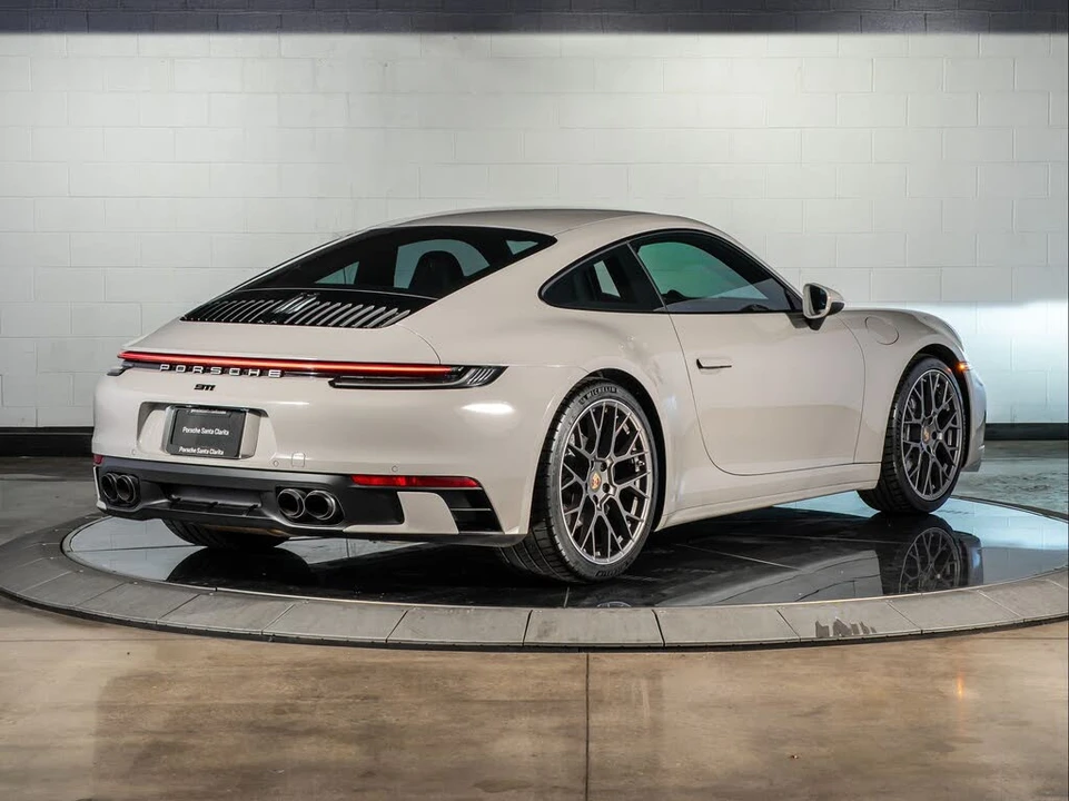 2024 Porsche 992 Carrera - Image 9 of 31