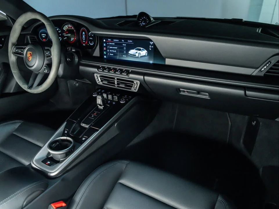 2024 Porsche 992 Carrera - Image 27 of 31