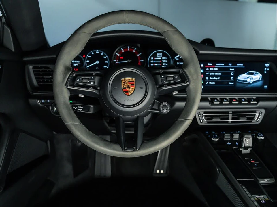 2024 Porsche 992 Carrera - Image 17 of 31
