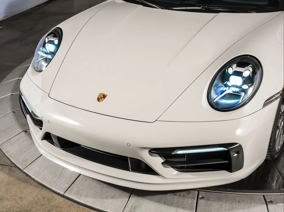 2024 Porsche 992 Carrera - Image 11 of 31