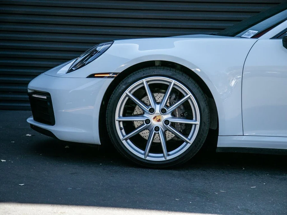 2024 Porsche 992 Carrera - Image 17 of 25