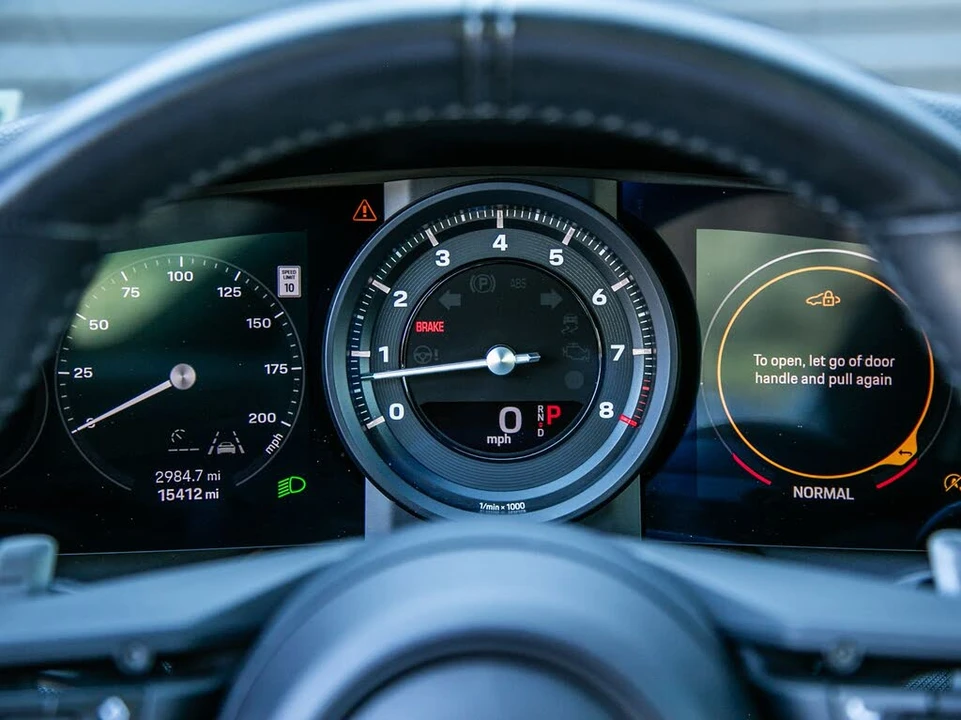 2024 Porsche 992 Carrera - Image 21 of 25