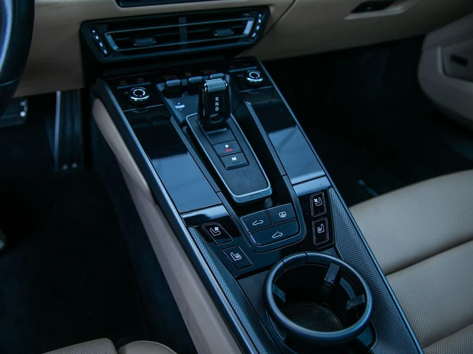 2024 Porsche 992 Carrera - Image 19 of 25