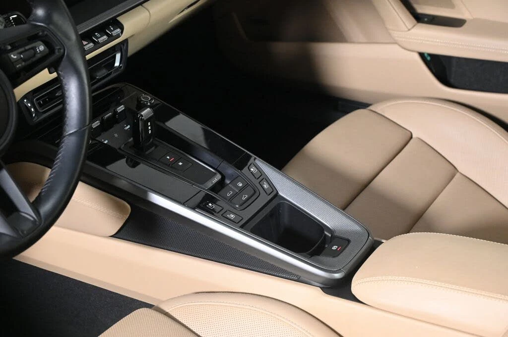 2024 Porsche 992 Carrera - Image 16 of 26