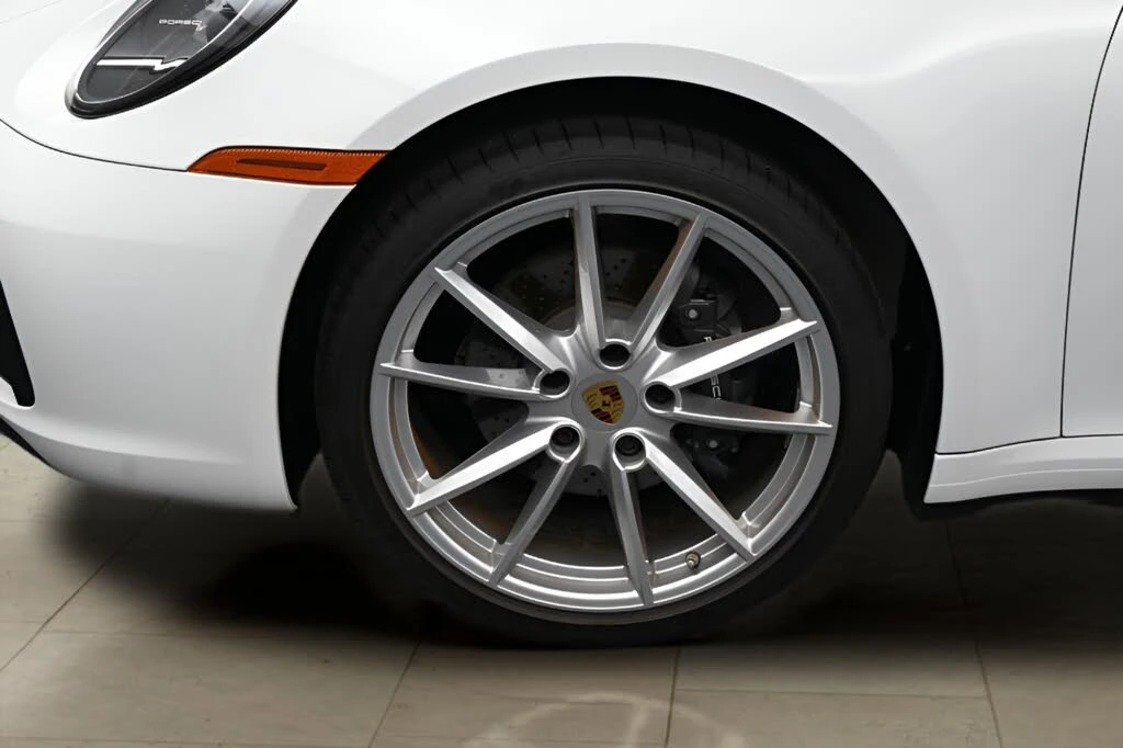 2024 Porsche 992 Carrera - Image 11 of 31
