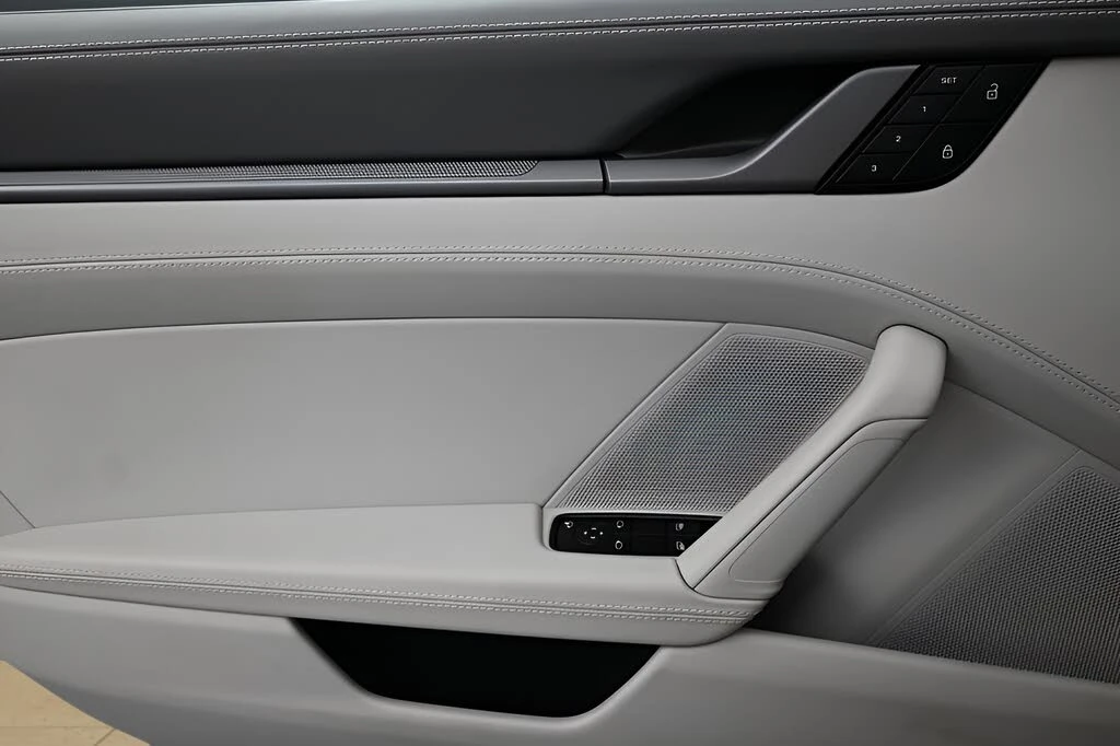 2024 Porsche 992 Carrera - Image 12 of 31