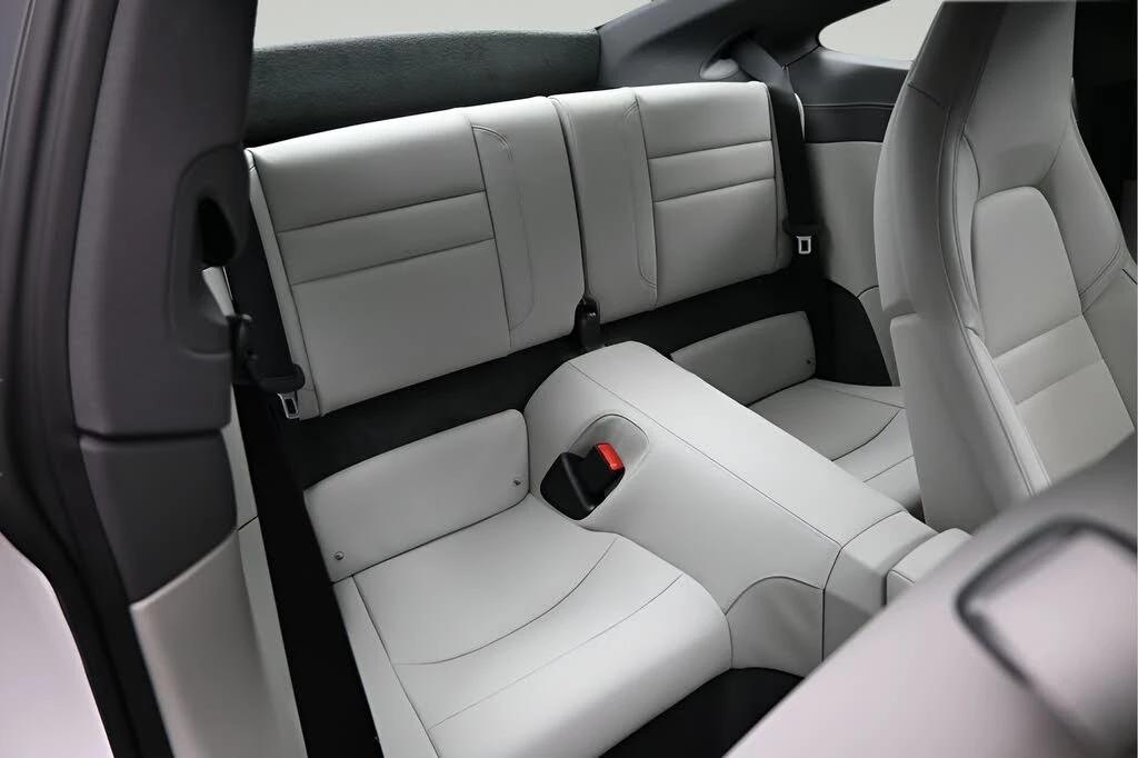 2024 Porsche 992 Carrera - Image 9 of 31