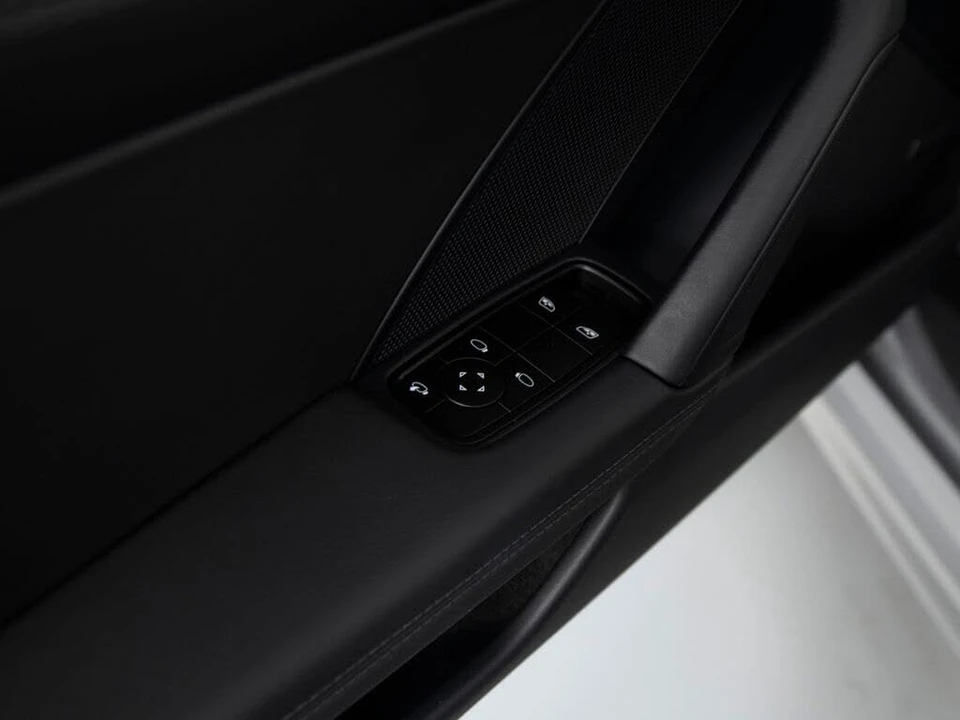 2024 Porsche 992 Carrera - Image 21 of 31