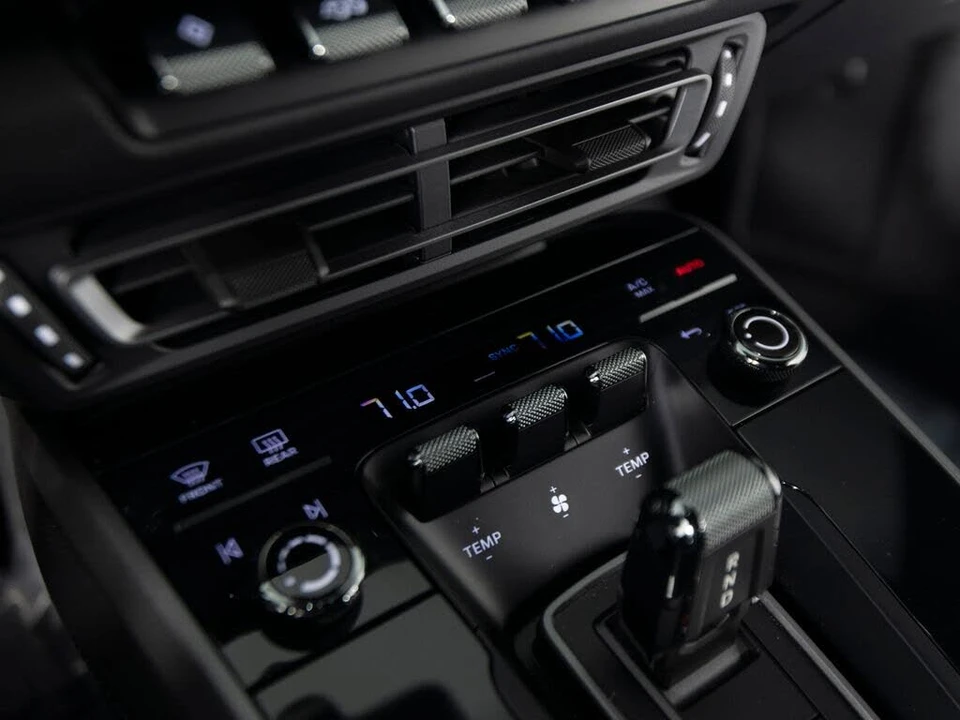 2024 Porsche 992 Carrera - Image 28 of 31