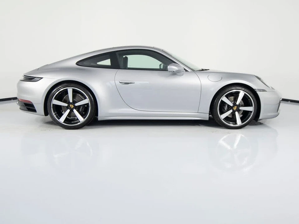 2024 Porsche 992 Carrera - Image 11 of 31