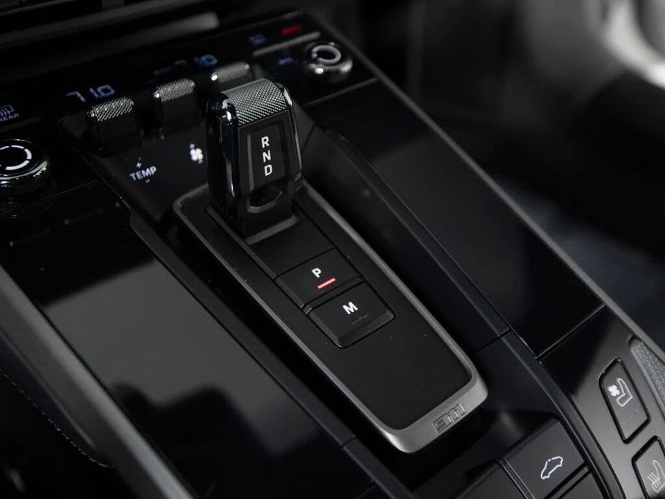2024 Porsche 992 Carrera - Image 29 of 31