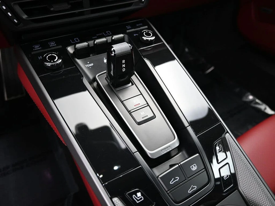 2024 Porsche 992 Carrera - Image 25 of 31