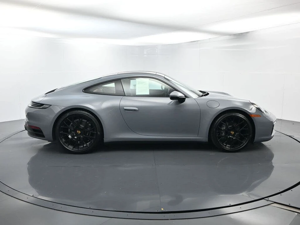 2024 Porsche 992 Carrera - Image 16 of 31