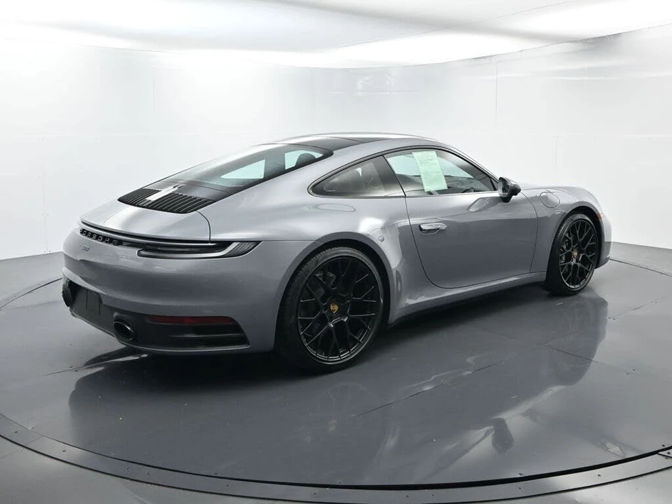 2024 Porsche 992 Carrera - Image 15 of 31
