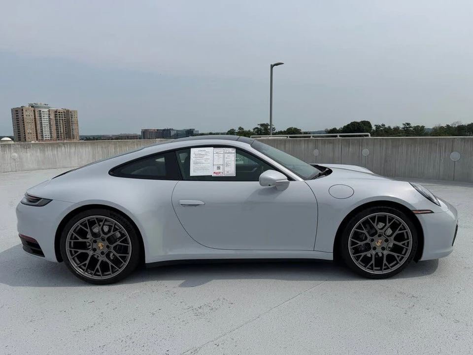 2024 Porsche 992 Carrera - Image 8 of 30