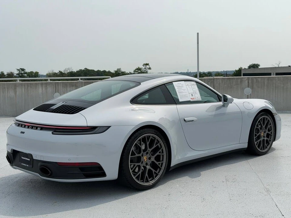 2024 Porsche 992 Carrera - Image 9 of 30