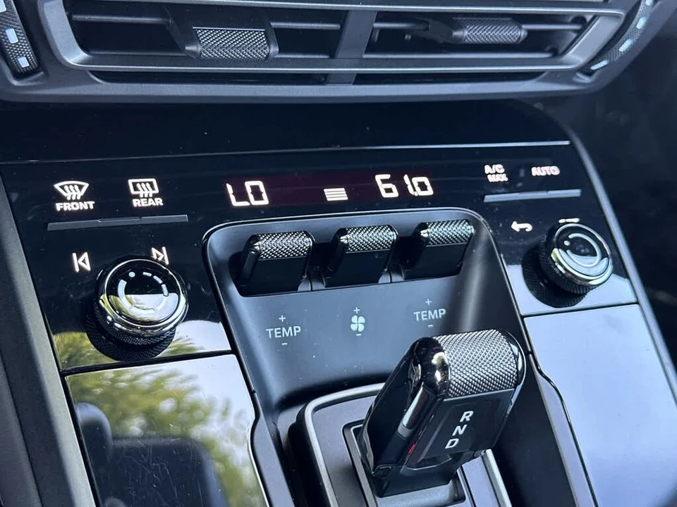 2024 Porsche 992 Carrera - Image 20 of 30