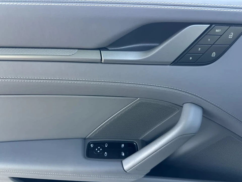 2024 Porsche 992 Carrera - Image 11 of 30