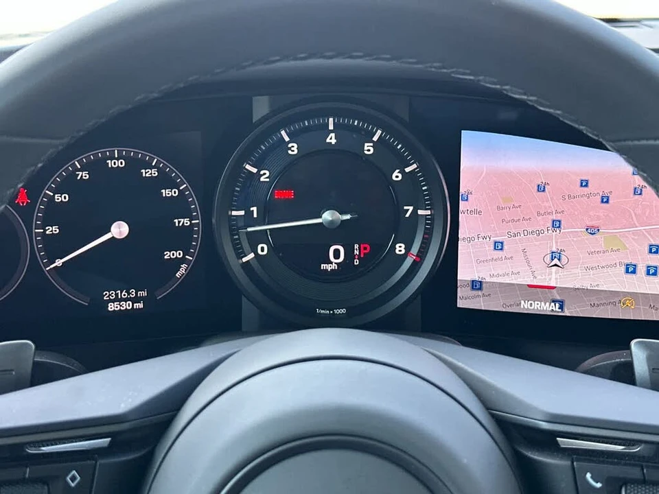 2024 Porsche 992 Carrera - Image 25 of 30