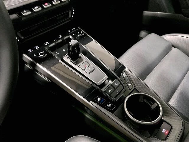 2024 Porsche 992 Carrera - Image 16 of 31