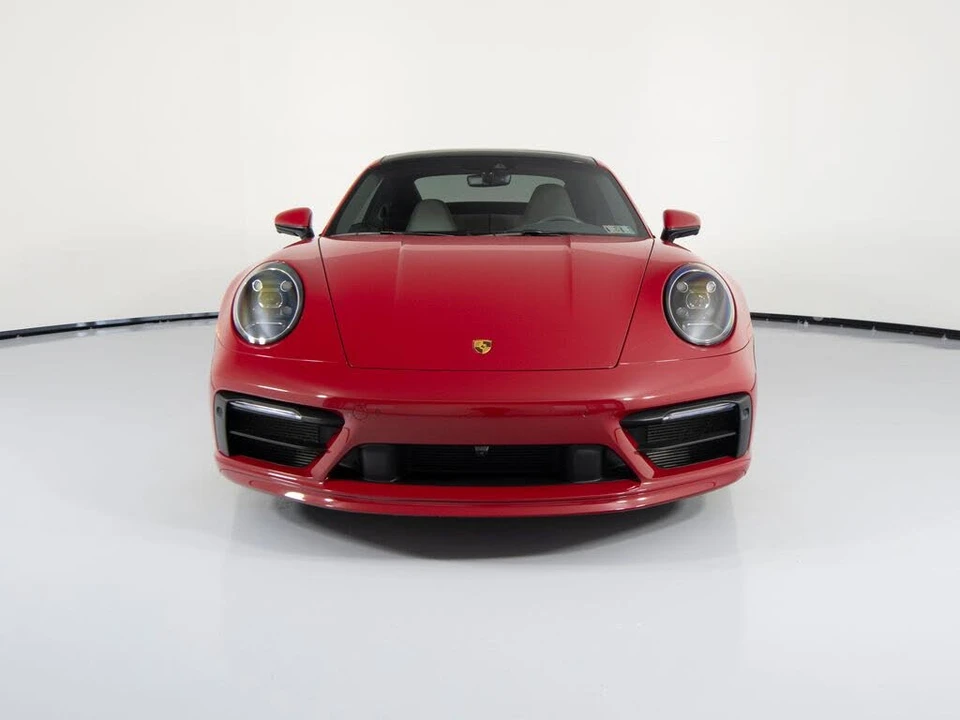 2024 Porsche 992 Carrera - Image 13 of 31