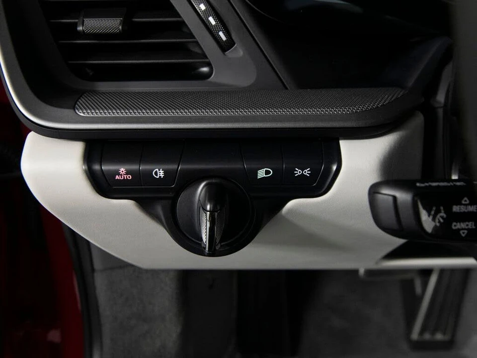 2024 Porsche 992 Carrera - Image 24 of 31