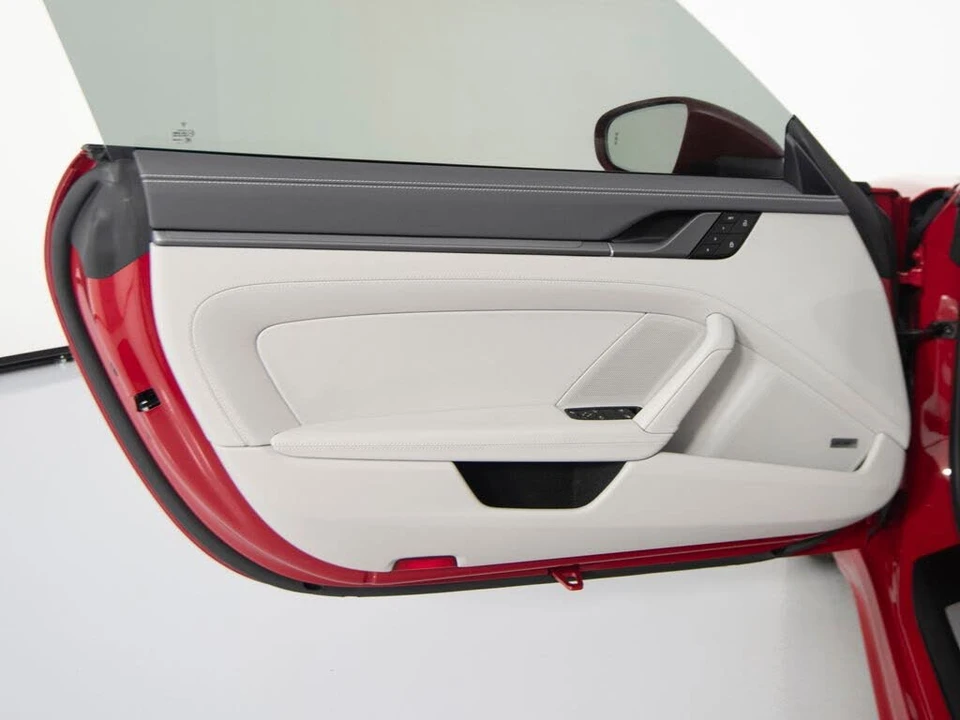 2024 Porsche 992 Carrera - Image 18 of 31