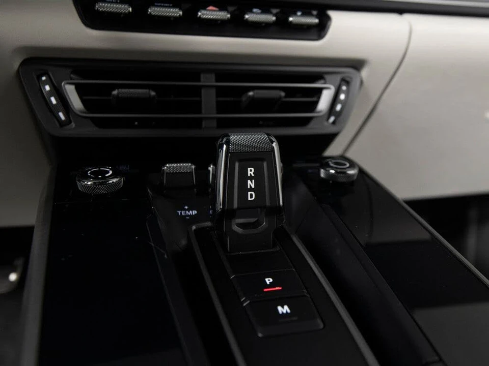 2024 Porsche 992 Carrera - Image 29 of 31