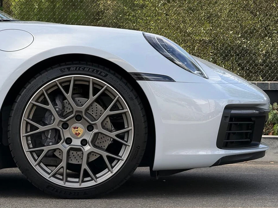 2024 Porsche 992 Carrera - Image 12 of 31