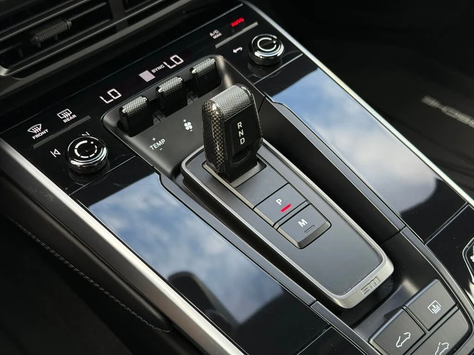 2024 Porsche 992 Carrera - Image 23 of 31