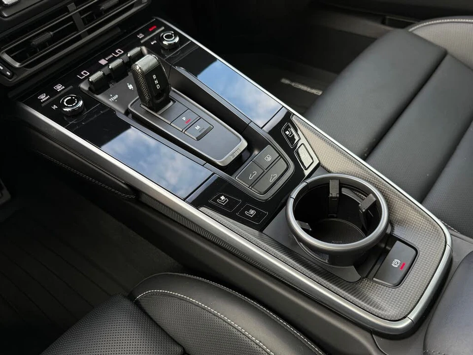 2024 Porsche 992 Carrera - Image 22 of 31