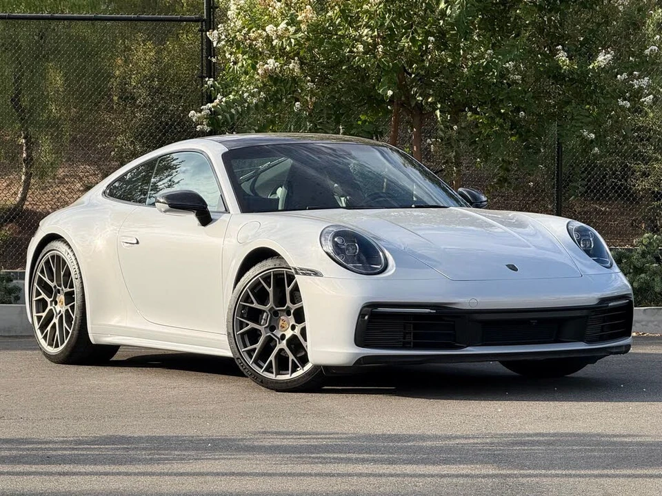 2024 Porsche 992 Carrera - Image 9 of 31