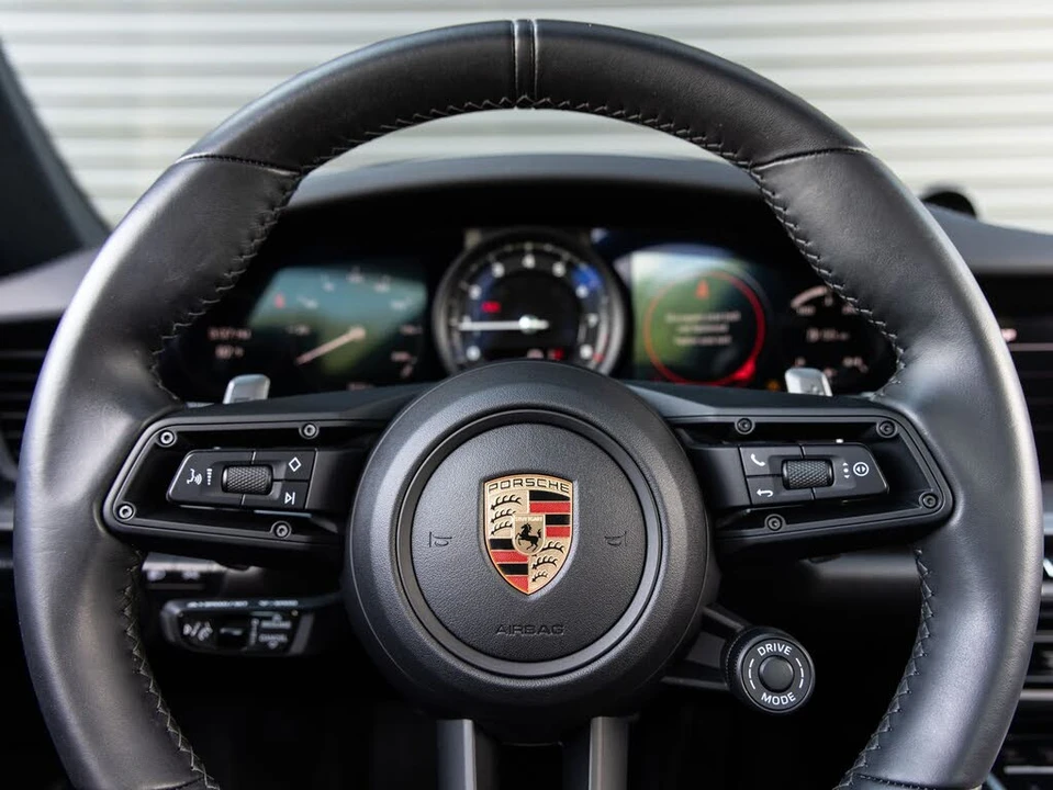 2024 Porsche 992 Carrera - Image 14 of 31