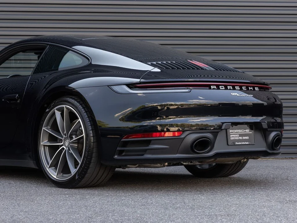 2024 Porsche 992 Carrera - Image 11 of 31