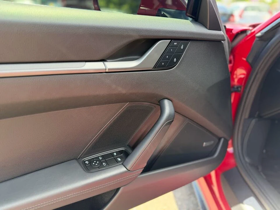 2024 Porsche 992 Carrera - Image 22 of 29