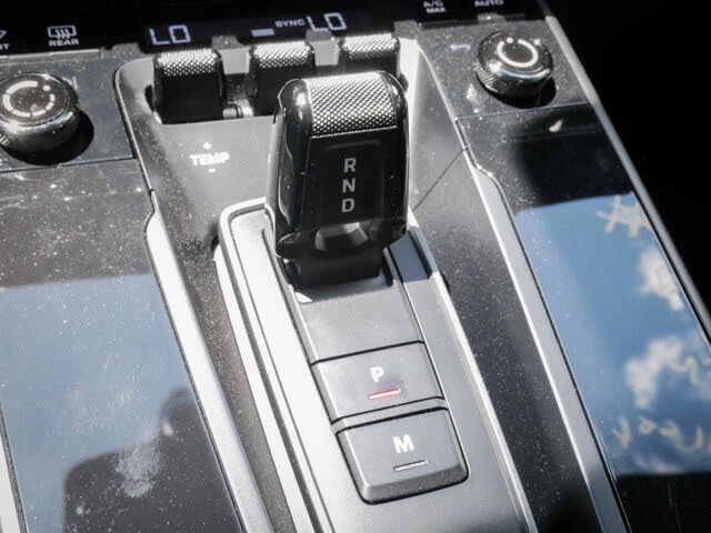 2024 Porsche 992 Carrera - Image 26 of 31