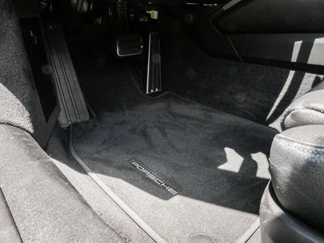 2024 Porsche 992 Carrera - Image 17 of 31