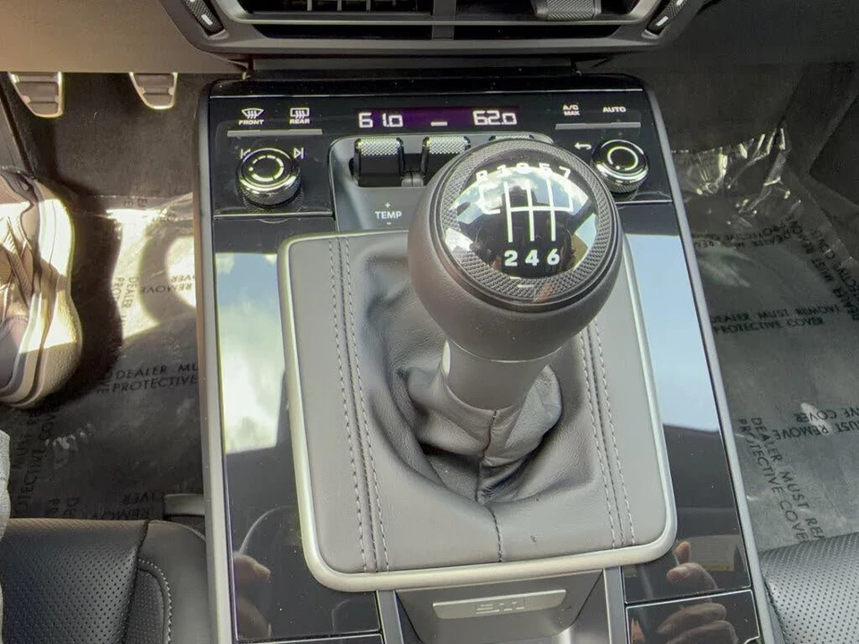 2024 Porsche 992 Carrera - Image 21 of 31