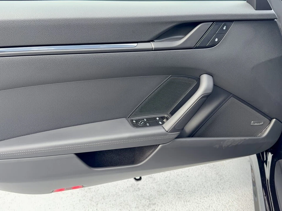 2024 Porsche 992 Carrera - Image 14 of 31
