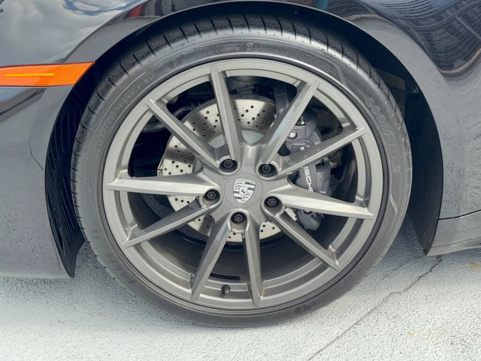 2024 Porsche 992 Carrera - Image 13 of 31