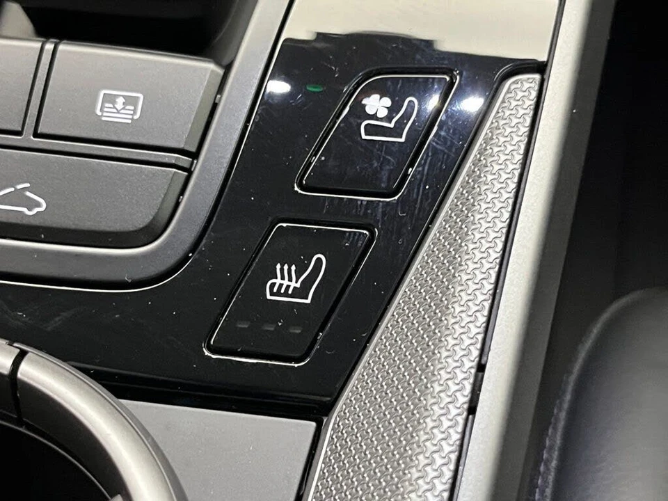2024 Porsche 992 Carrera - Image 17 of 31