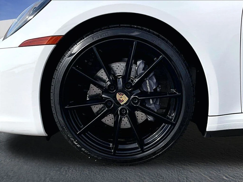 2024 Porsche 992 Carrera - Image 11 of 26