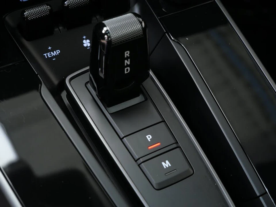 2024 Porsche 992 Carrera - Image 24 of 27