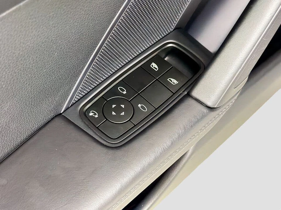 2024 Porsche 992 Carrera - Image 18 of 30