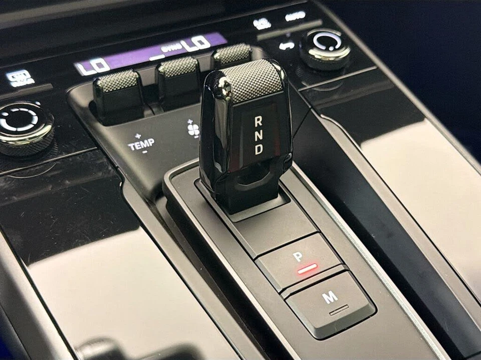 2024 Porsche 992 Carrera - Image 17 of 30