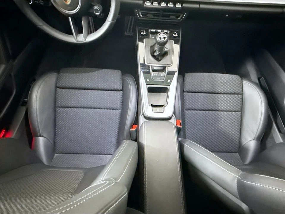 2024 Porsche 992 Carrera - Image 16 of 31